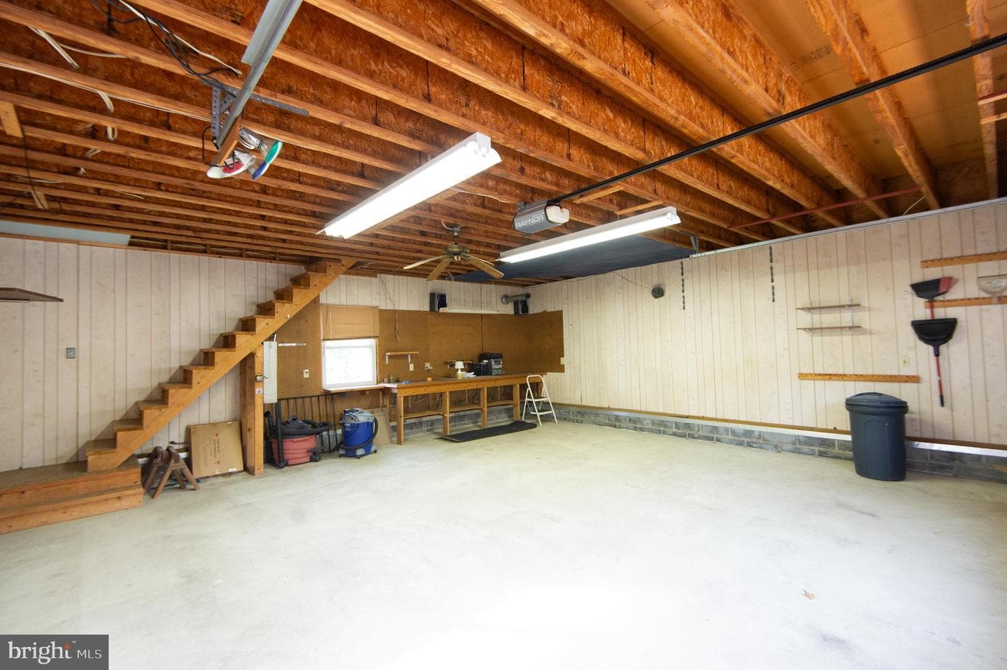 409 Bayly Avenue photo 47