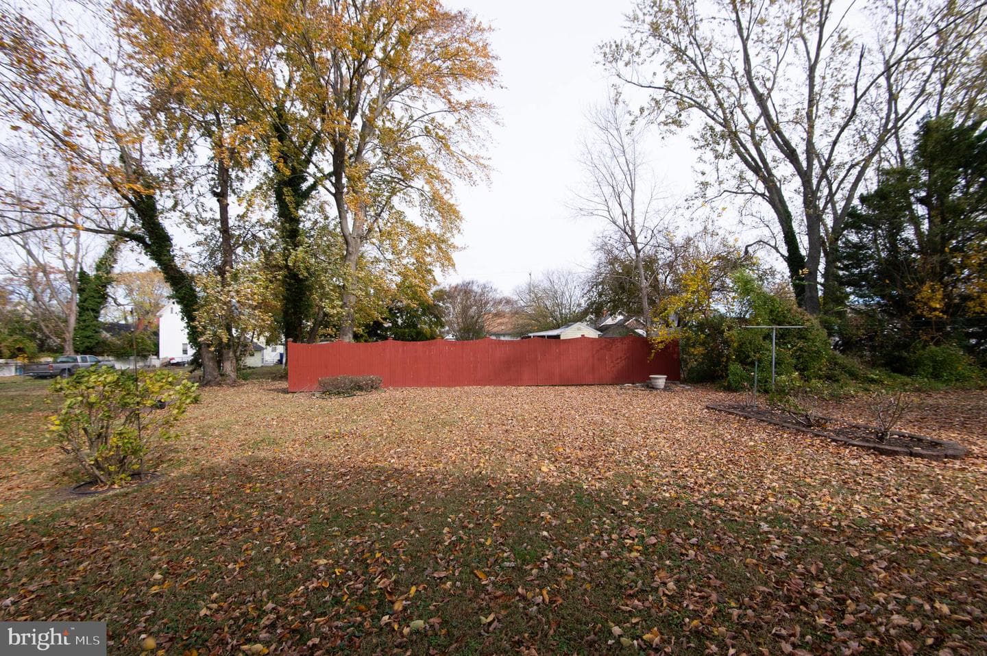 409 Bayly Avenue photo 5
