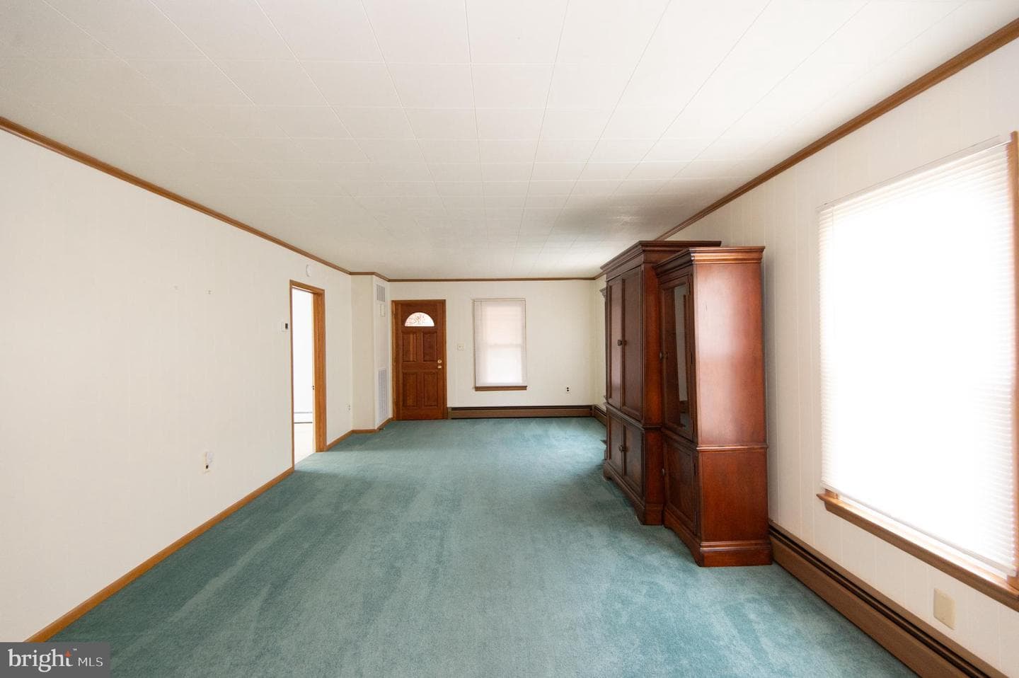 409 Bayly Avenue photo 9
