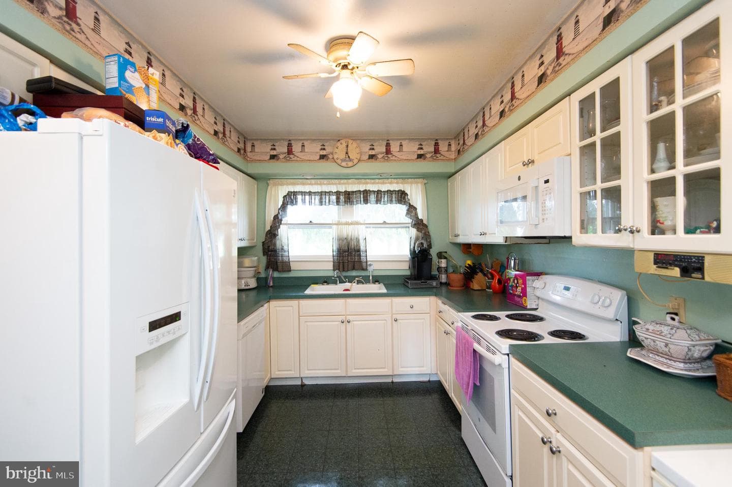525 Academy Street photo 39