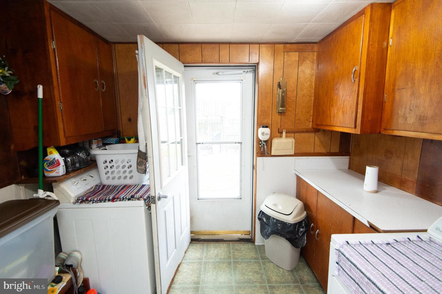 525 Academy Street photo 43