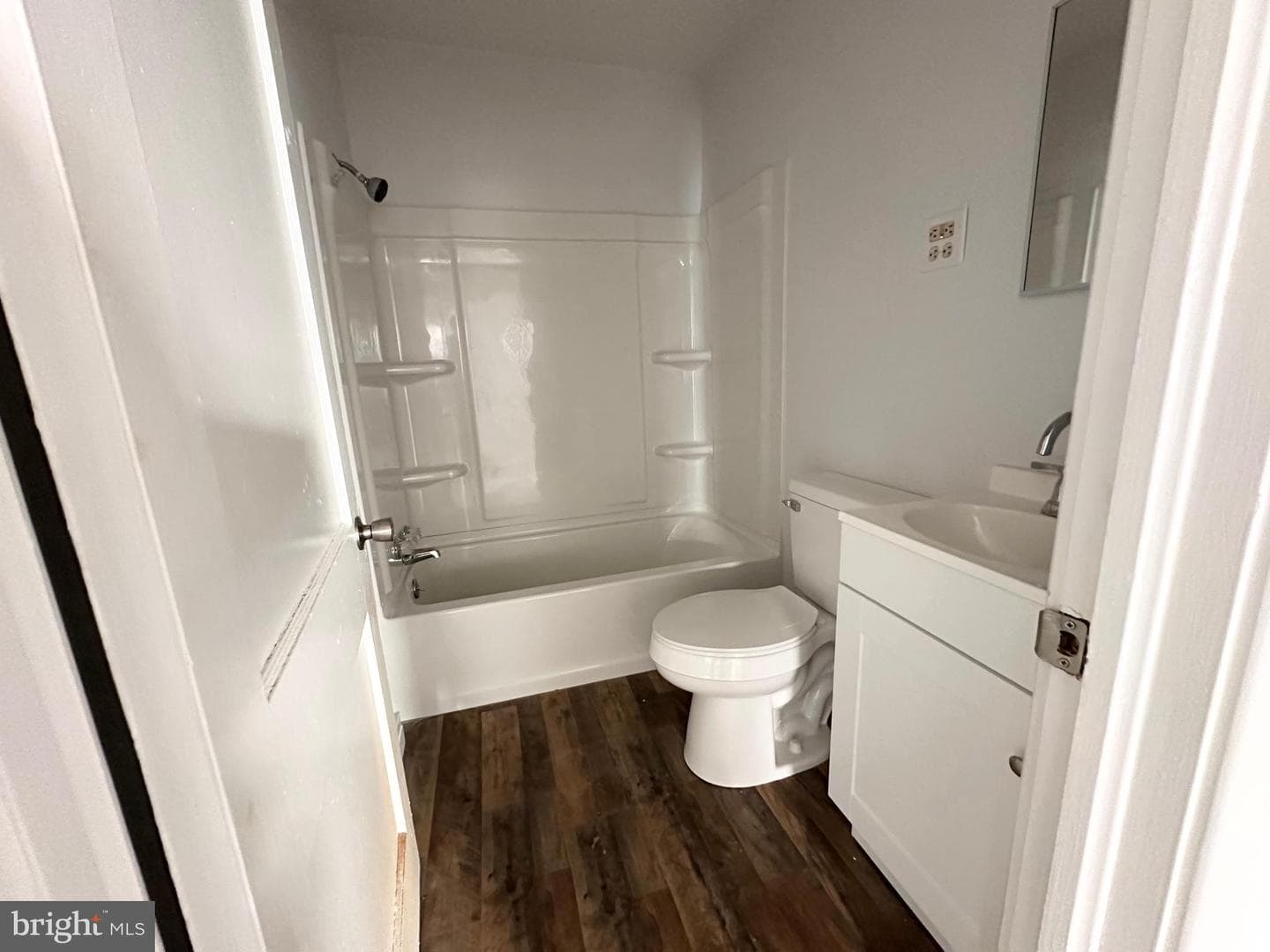430 Leonards Lane photo 18