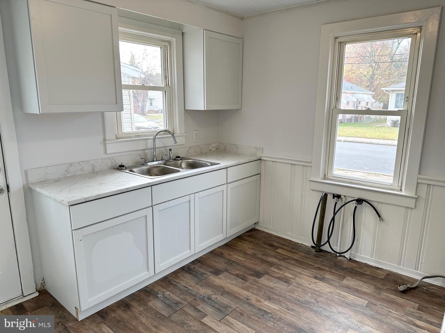 430 Leonards Lane photo 9