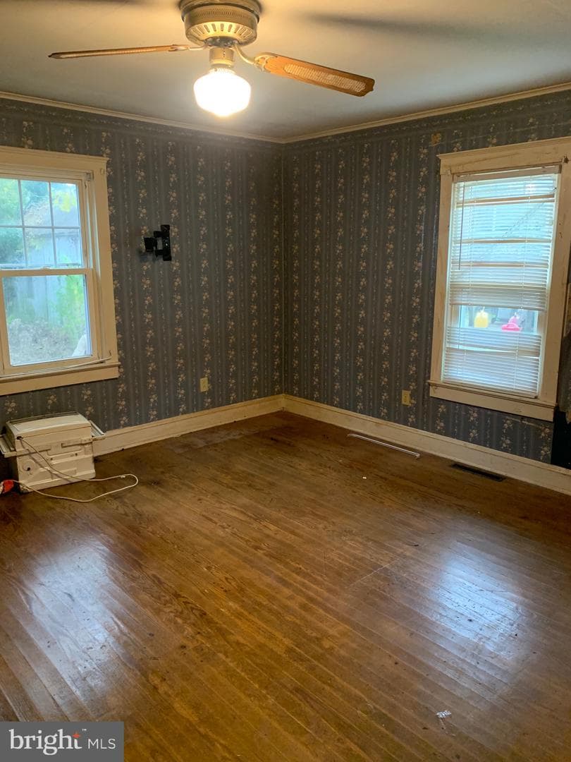 402 Oakley Street photo 5
