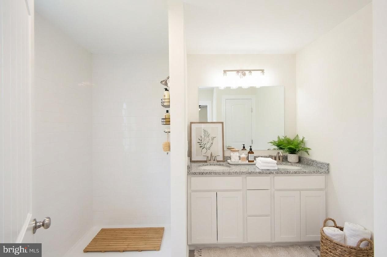 406 Charles Street photo 15