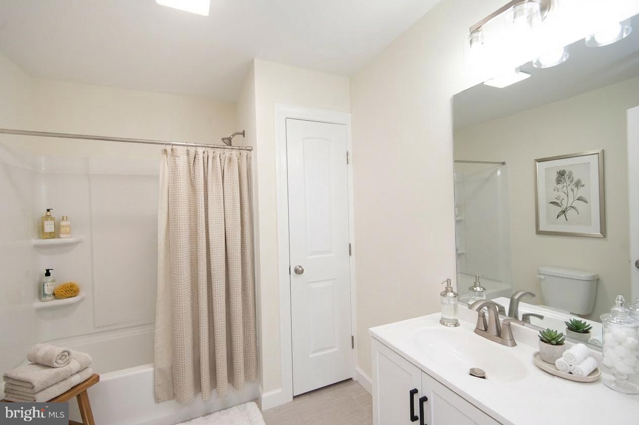 406 Charles Street photo 16