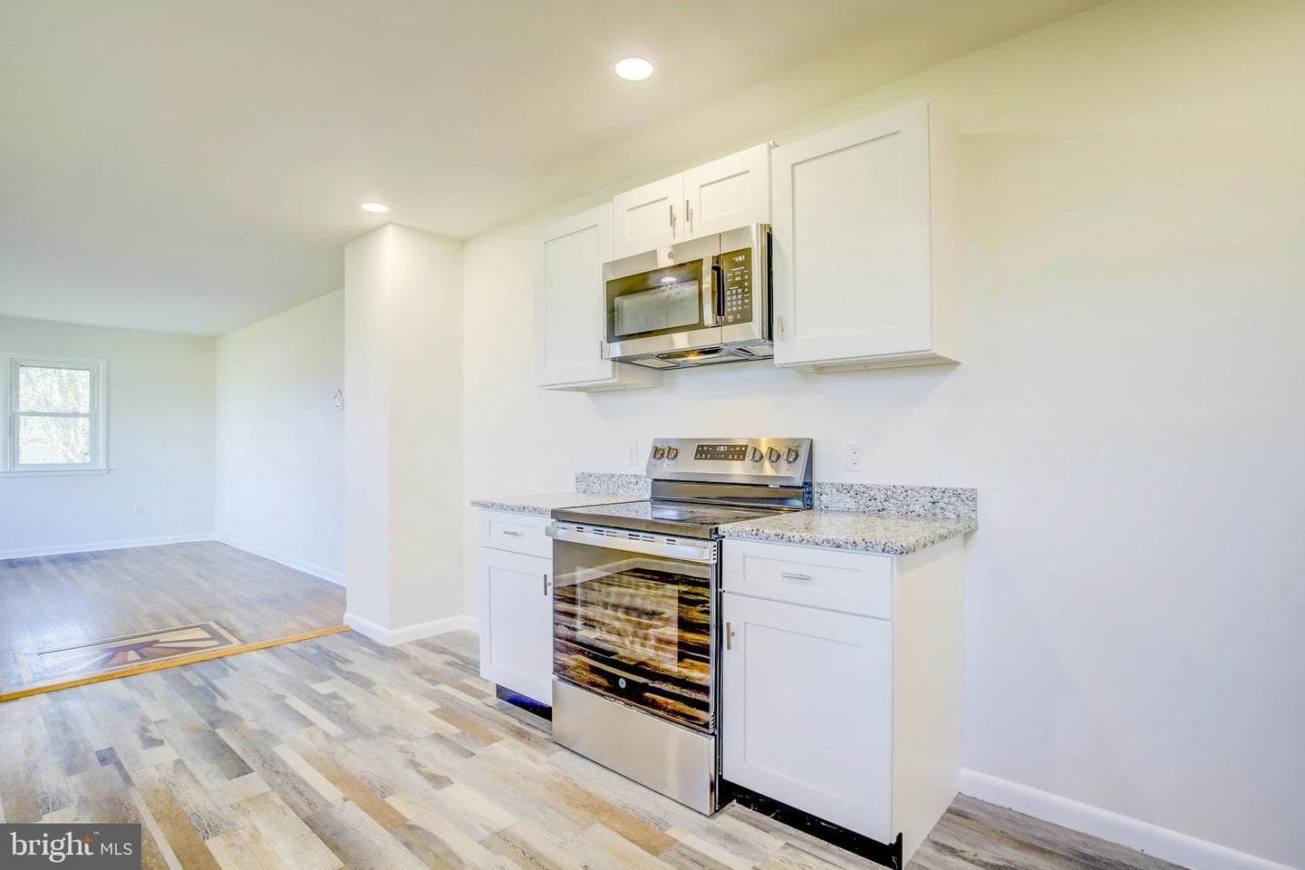 2229 Hudson Road photo 18
