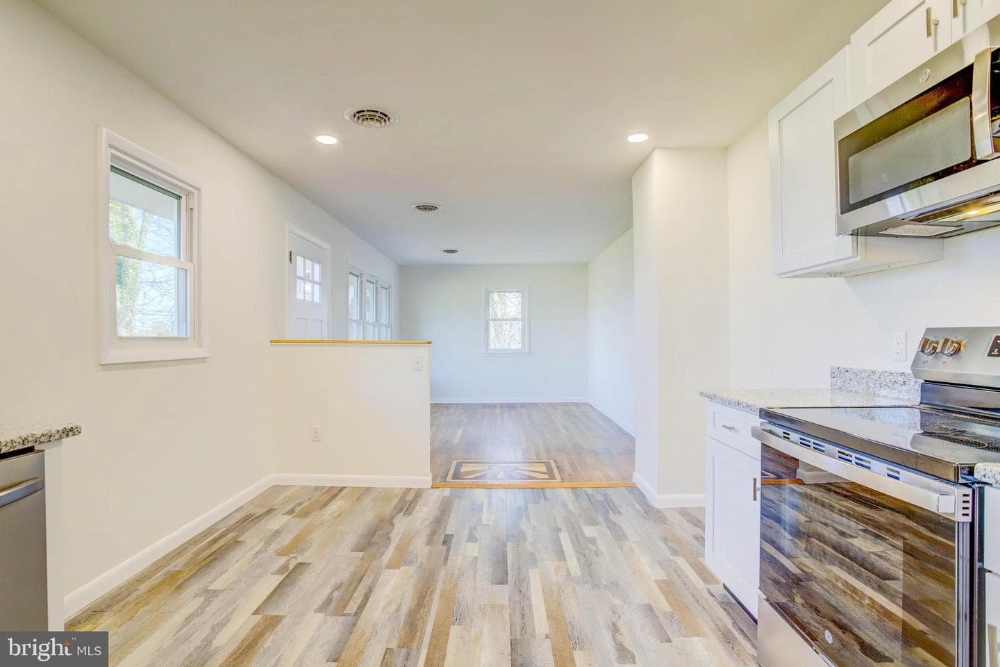 2229 Hudson Road photo 20