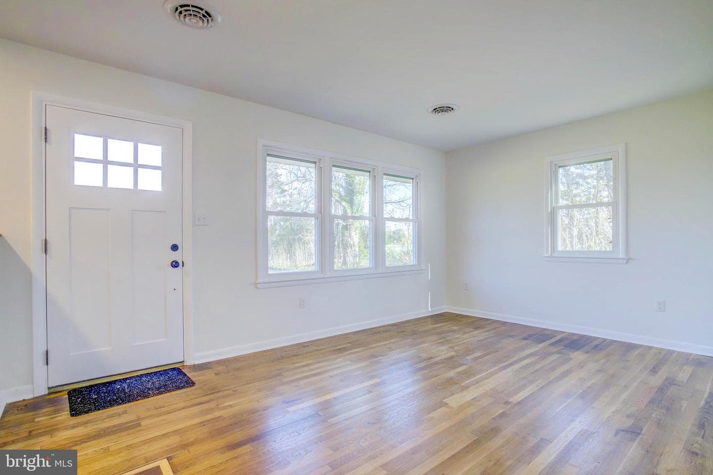 2229 Hudson Road photo 7