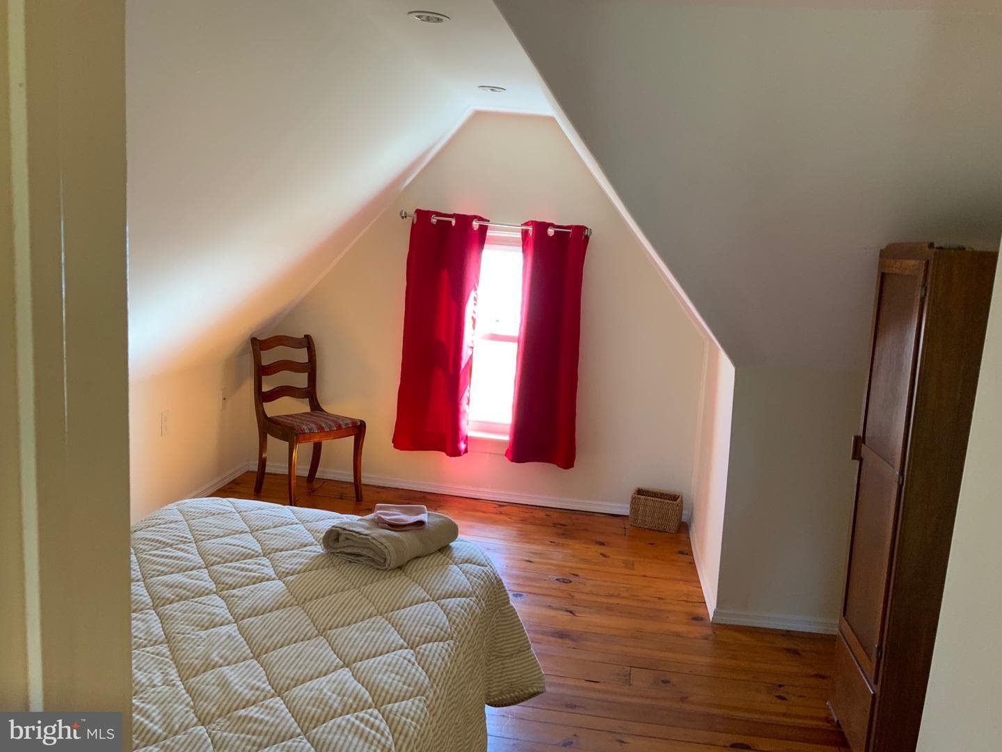 1632 Steamboat Wharf Road S photo 30