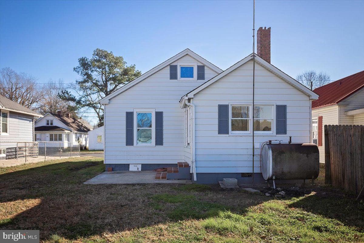 409 Oakley St photo 12