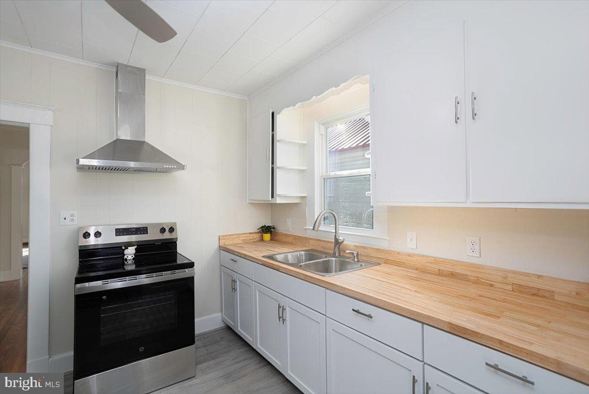 409 Oakley St photo 4