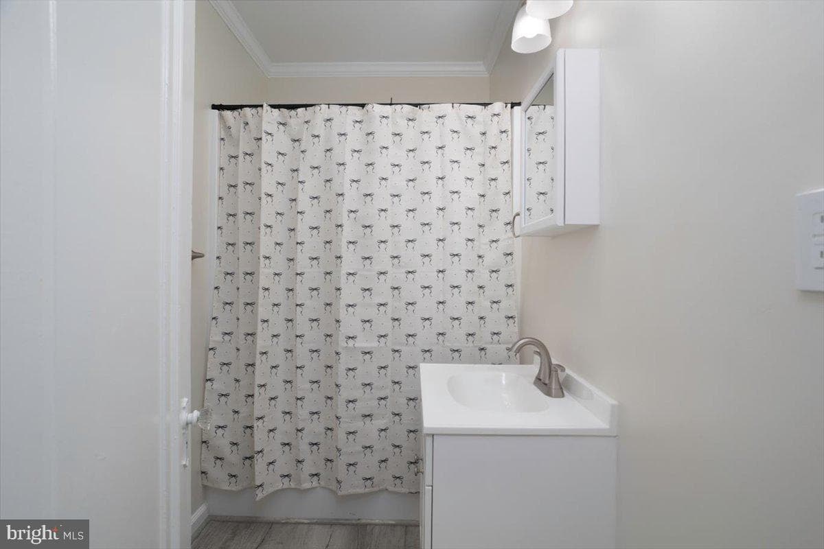 409 Oakley St photo 8