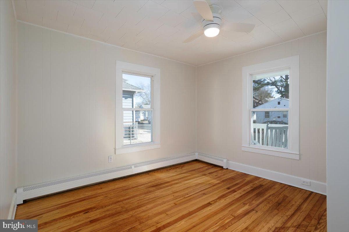 409 Oakley St photo 9
