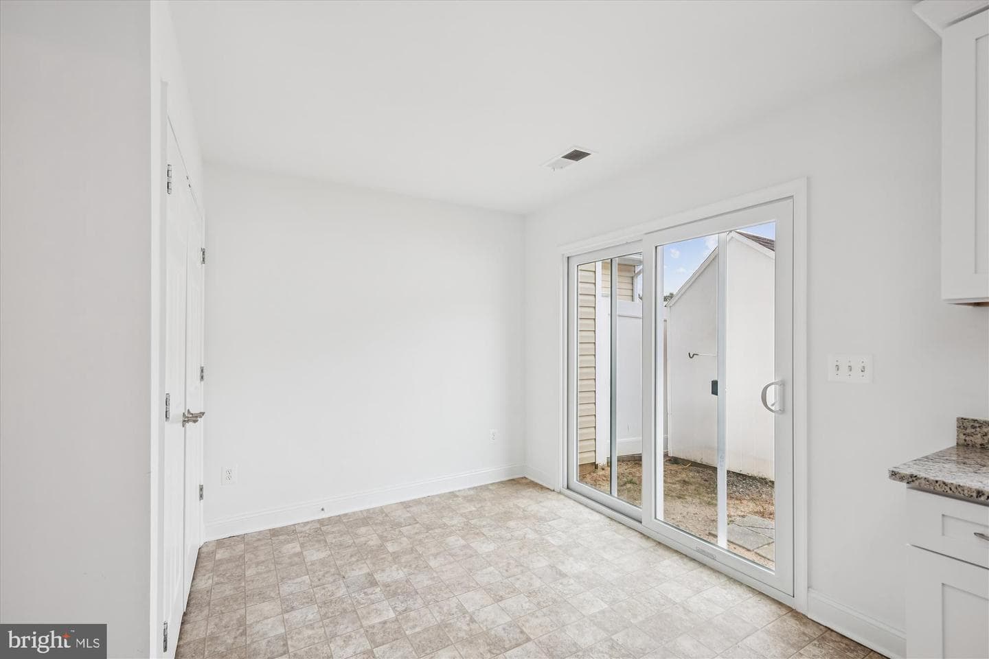 402 Ruddy Duck Court photo 4
