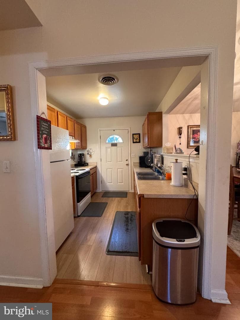 606 Edgewood Avenue photo 13