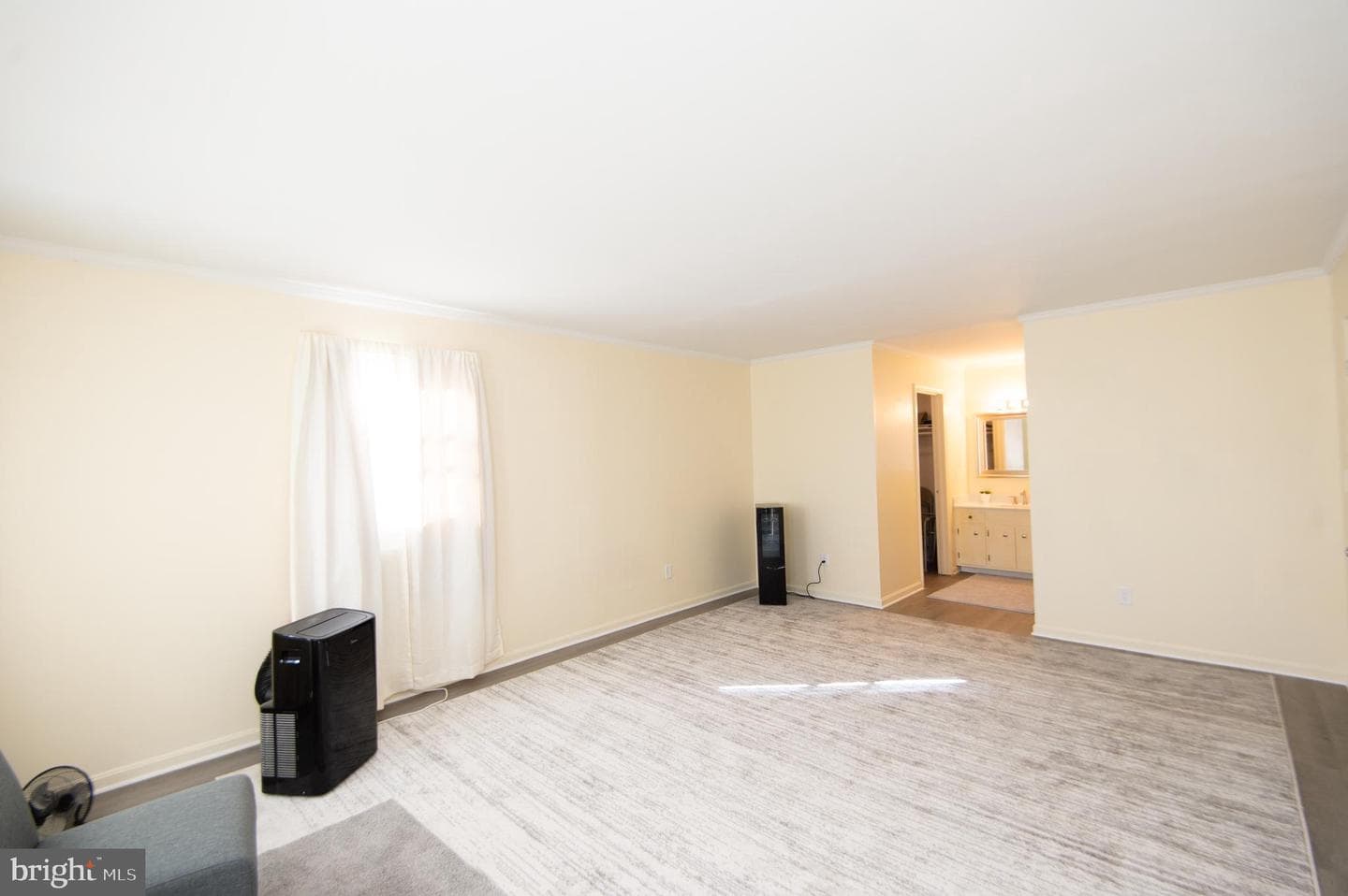 807 Bayly Road photo 25