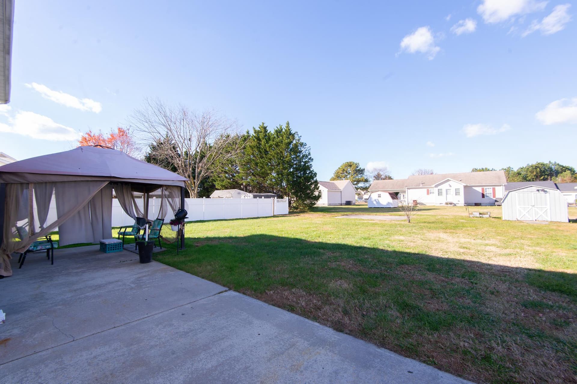 807 Bayly Road photo 33