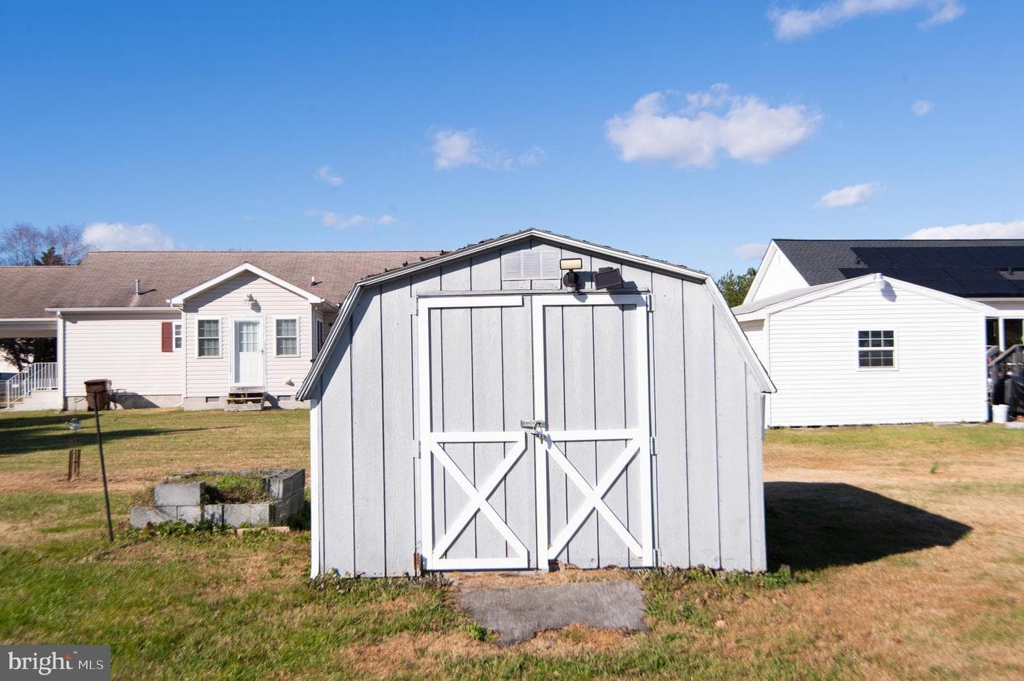 807 Bayly Road photo 34