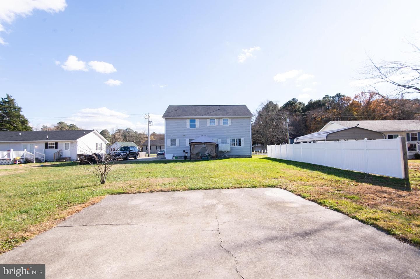 807 Bayly Road photo 37