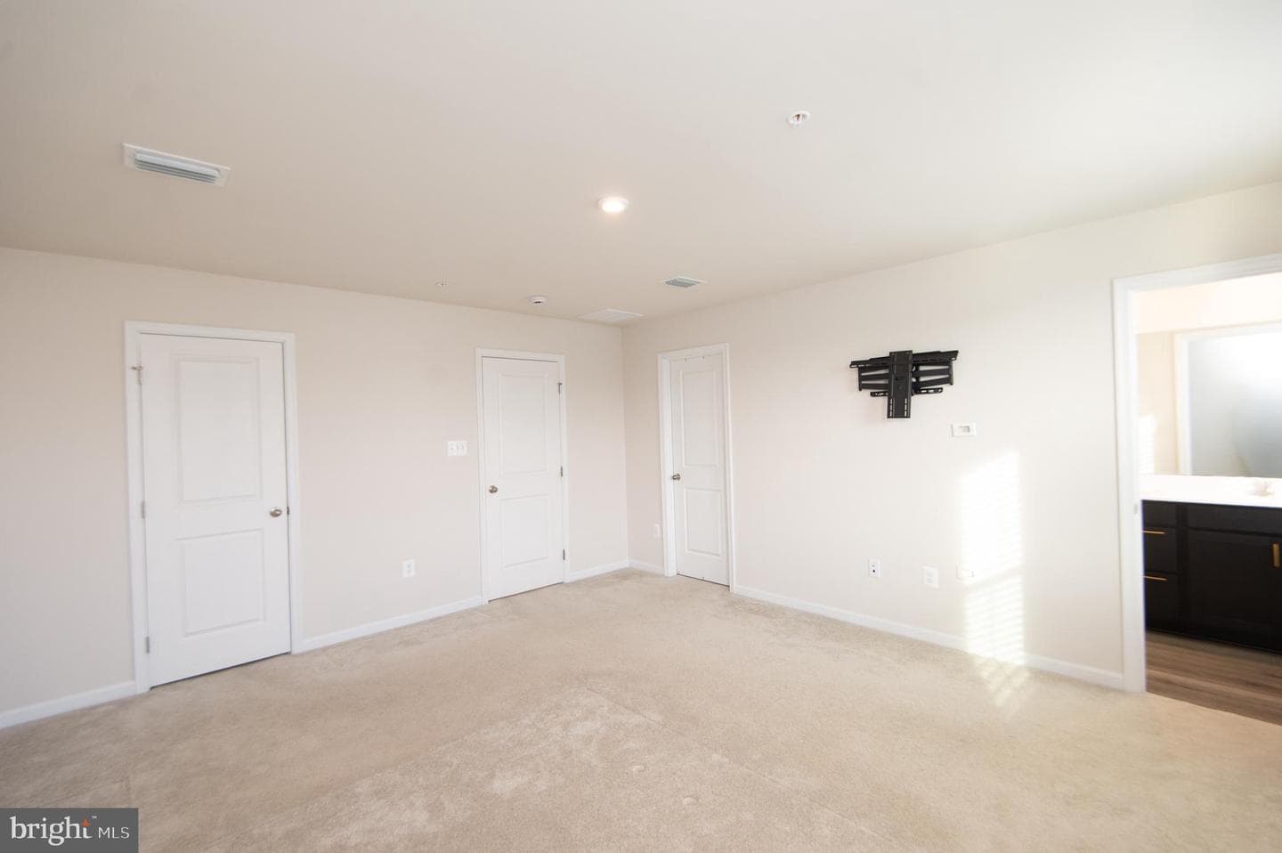 120 Mariners Way photo 11