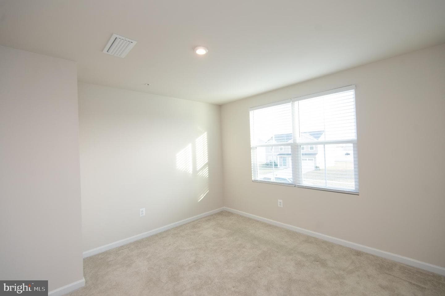 120 Mariners Way photo 16