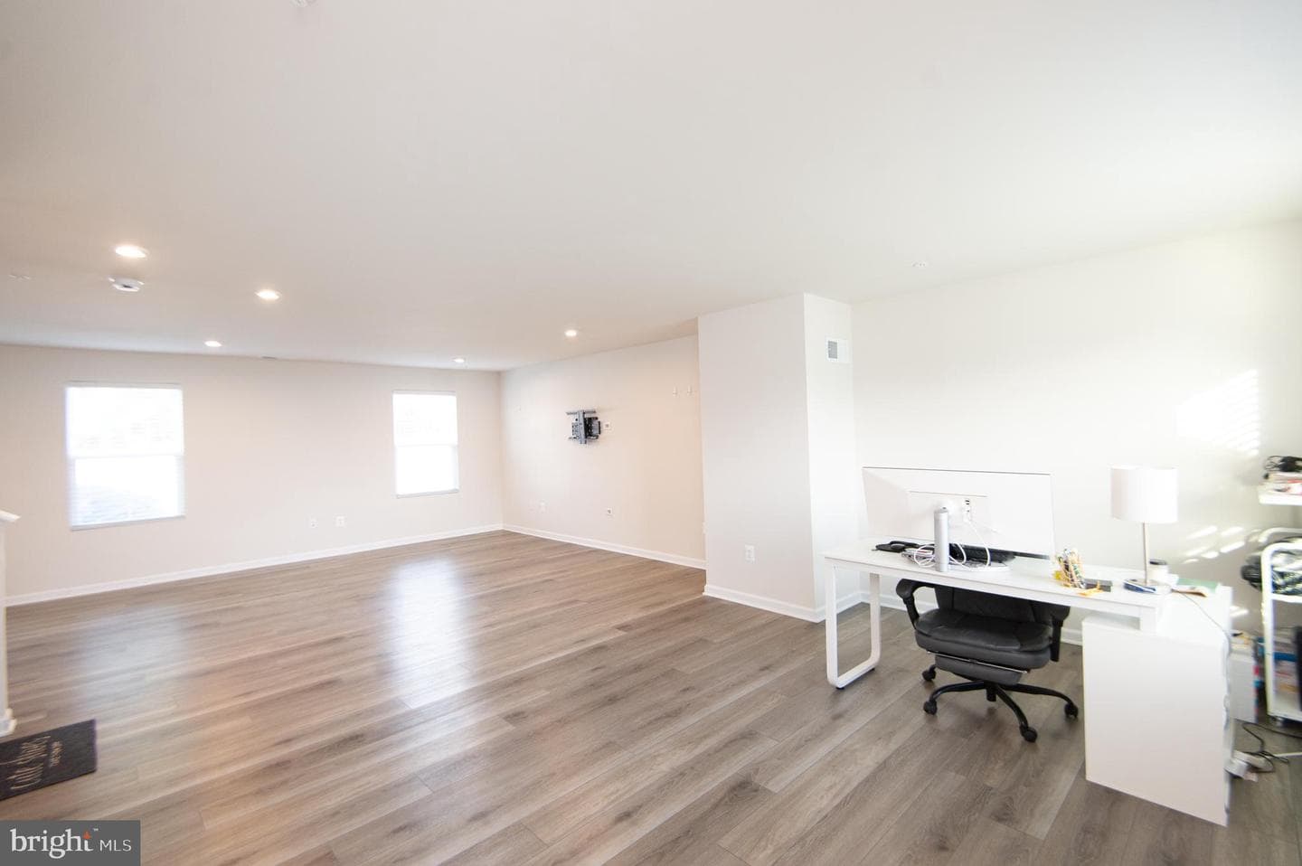 120 Mariners Way photo 2