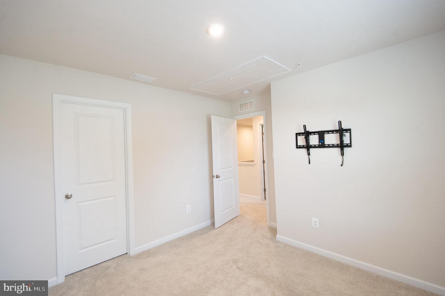 120 Mariners Way photo 22