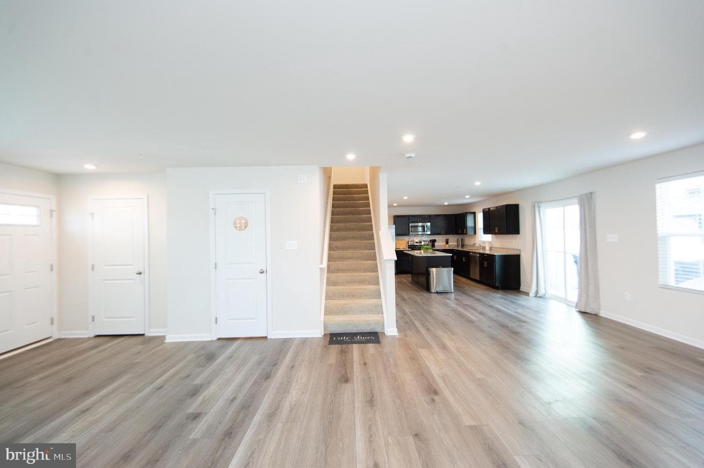 120 Mariners Way photo 6