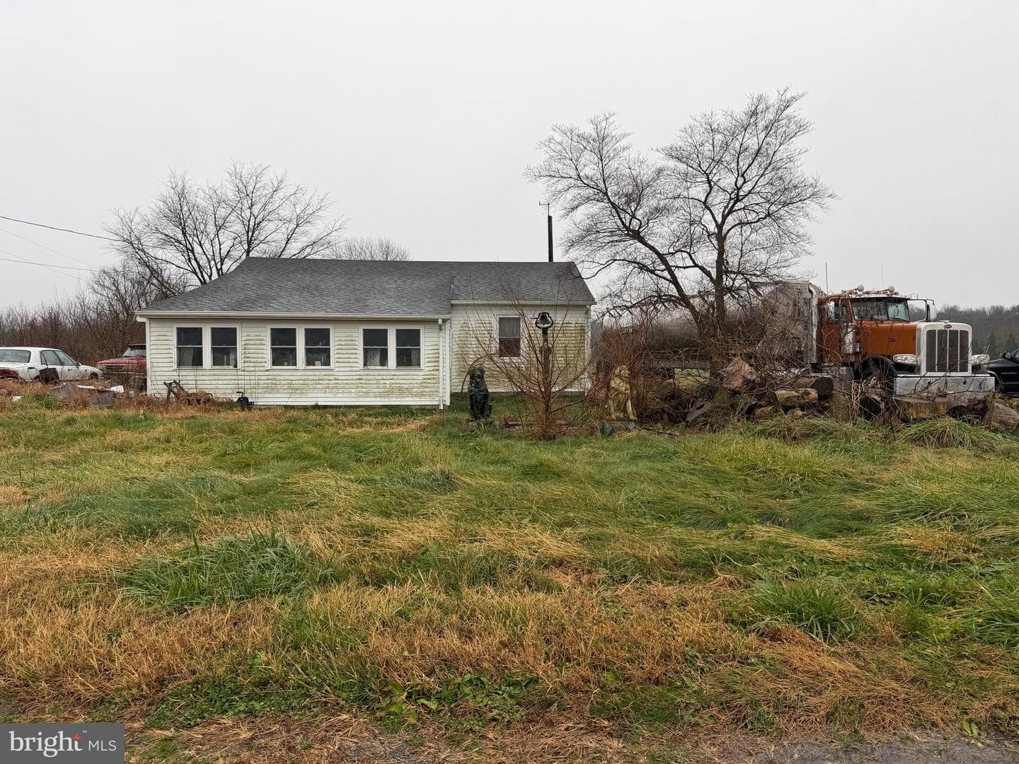 5035 River Road photo 4