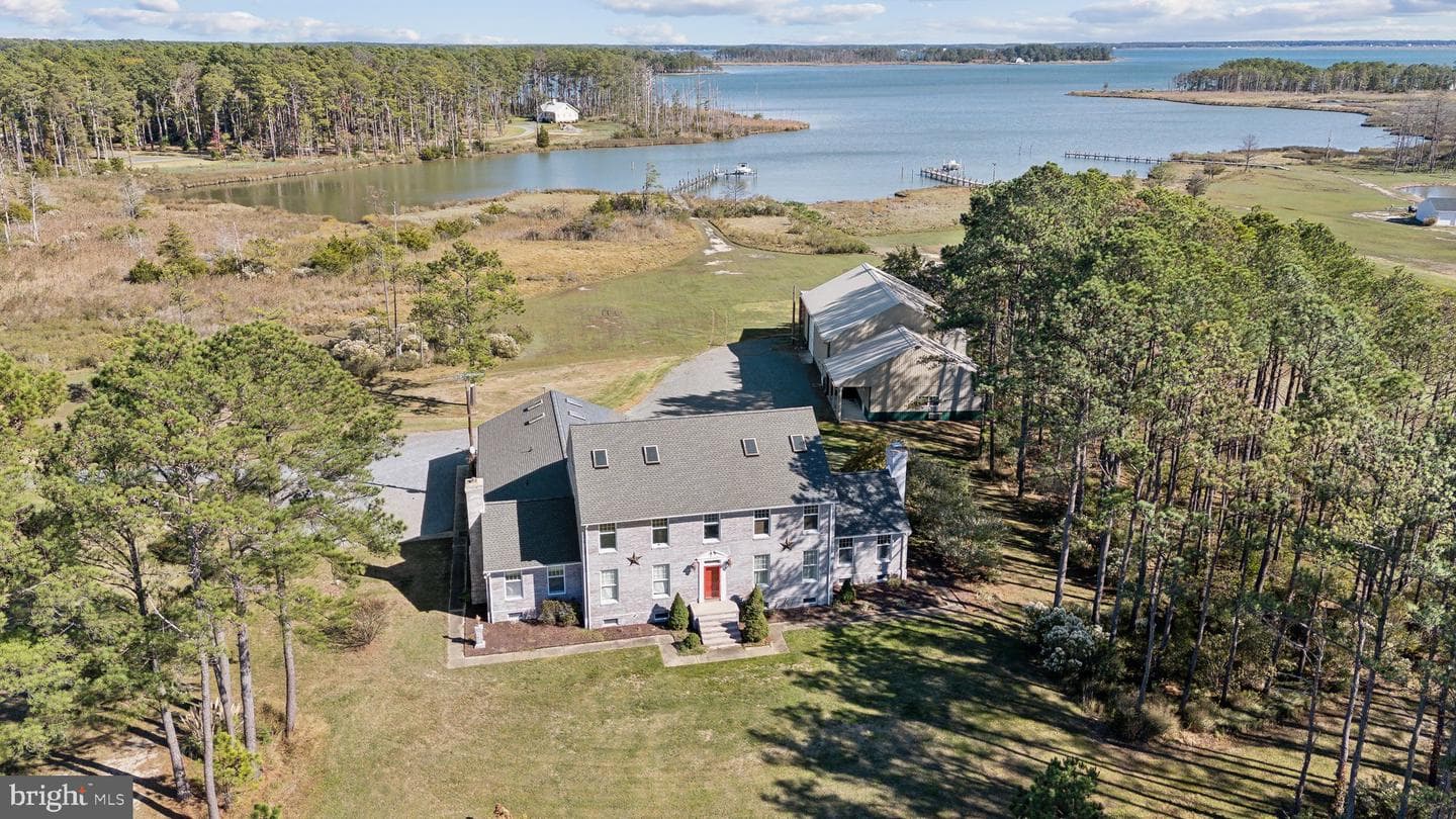 5253 Ragged Point Road, Cambridge