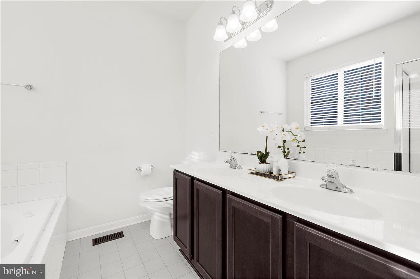 150 Regulator Drive N photo 31
