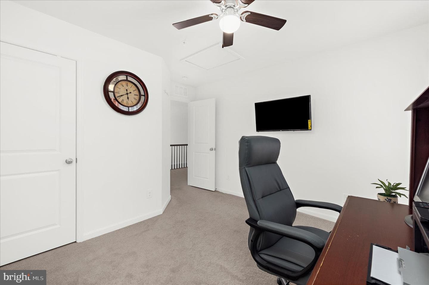 150 Regulator Drive N photo 43