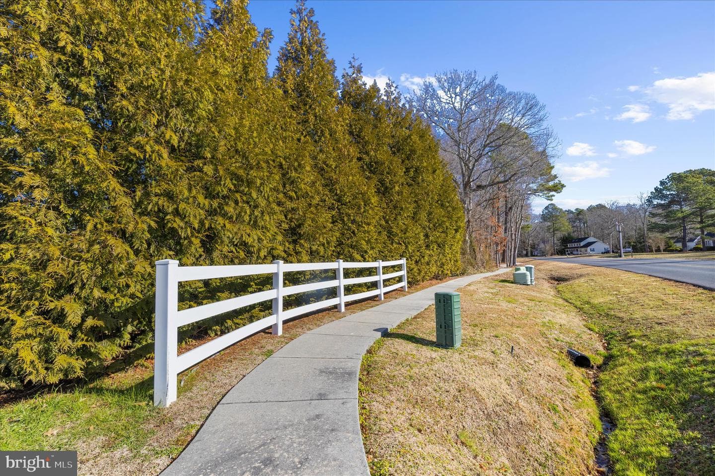 150 Regulator Drive N photo 61