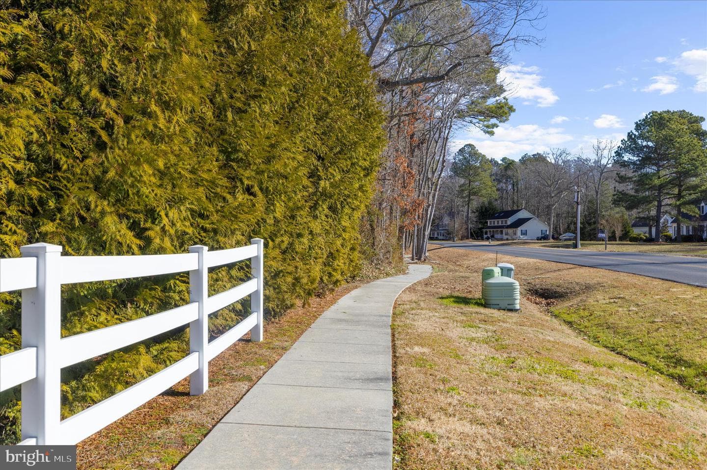 150 Regulator Drive N photo 64