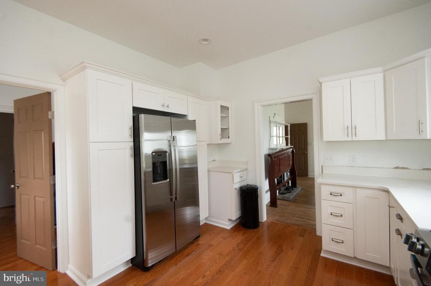 1003 Travers Street photo 13