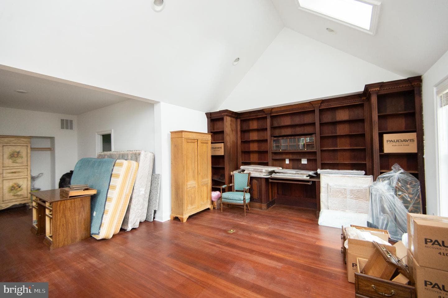 1003 Travers Street photo 23