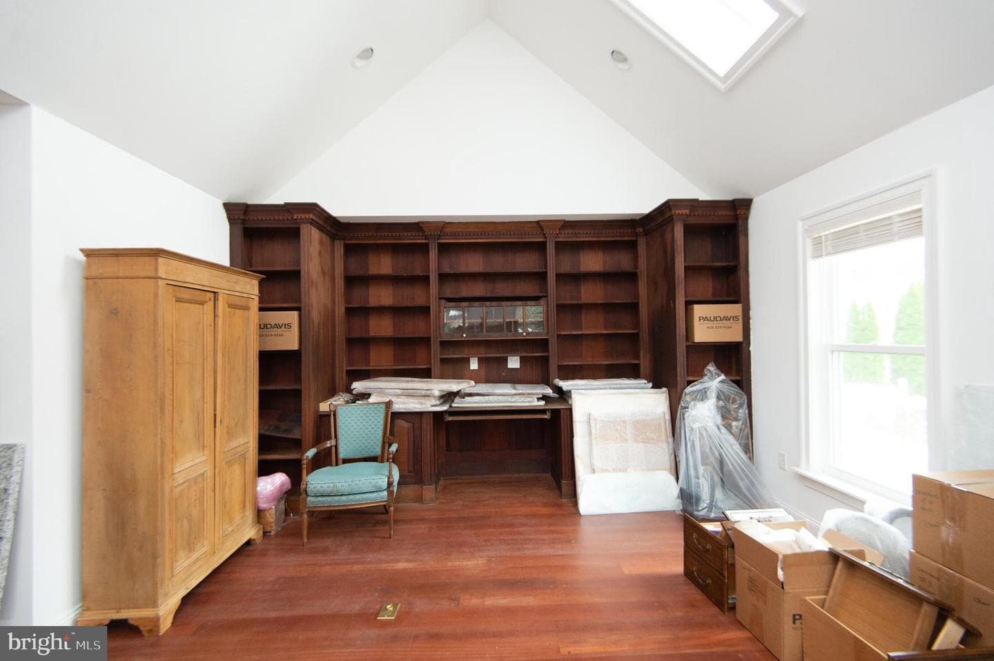 1003 Travers Street photo 24