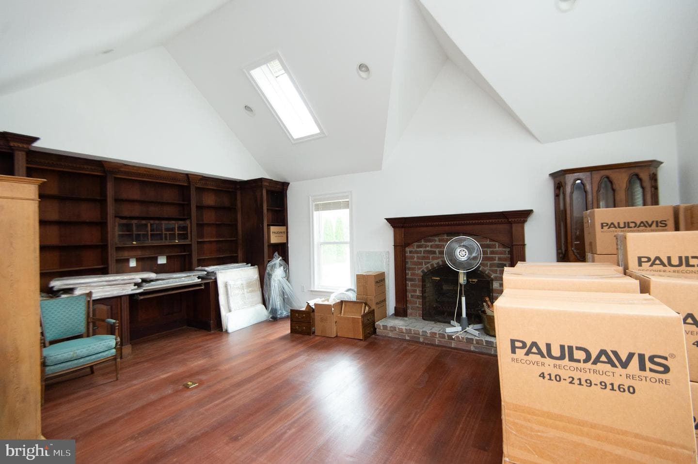 1003 Travers Street photo 28