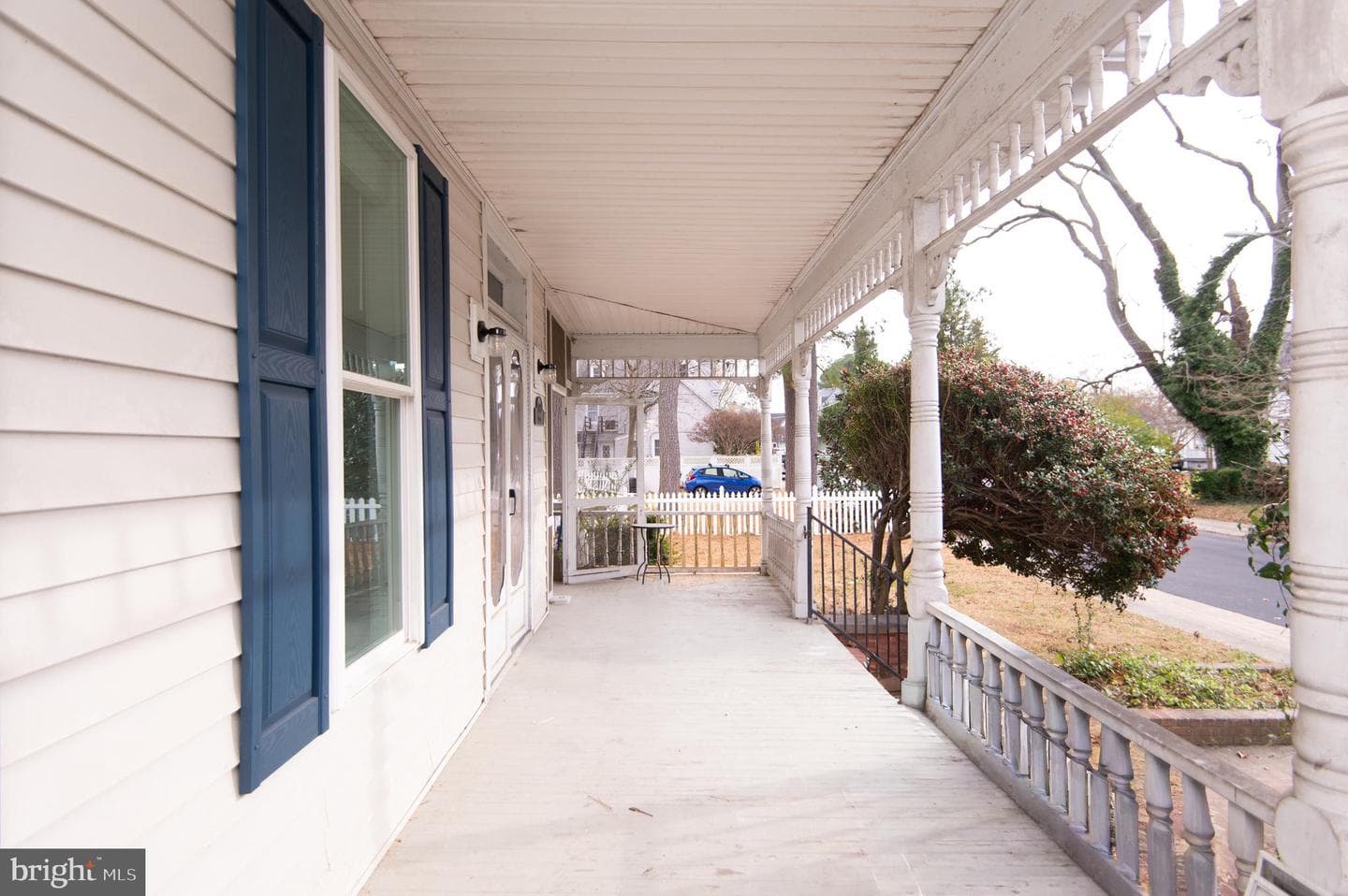 1003 Travers Street photo 3