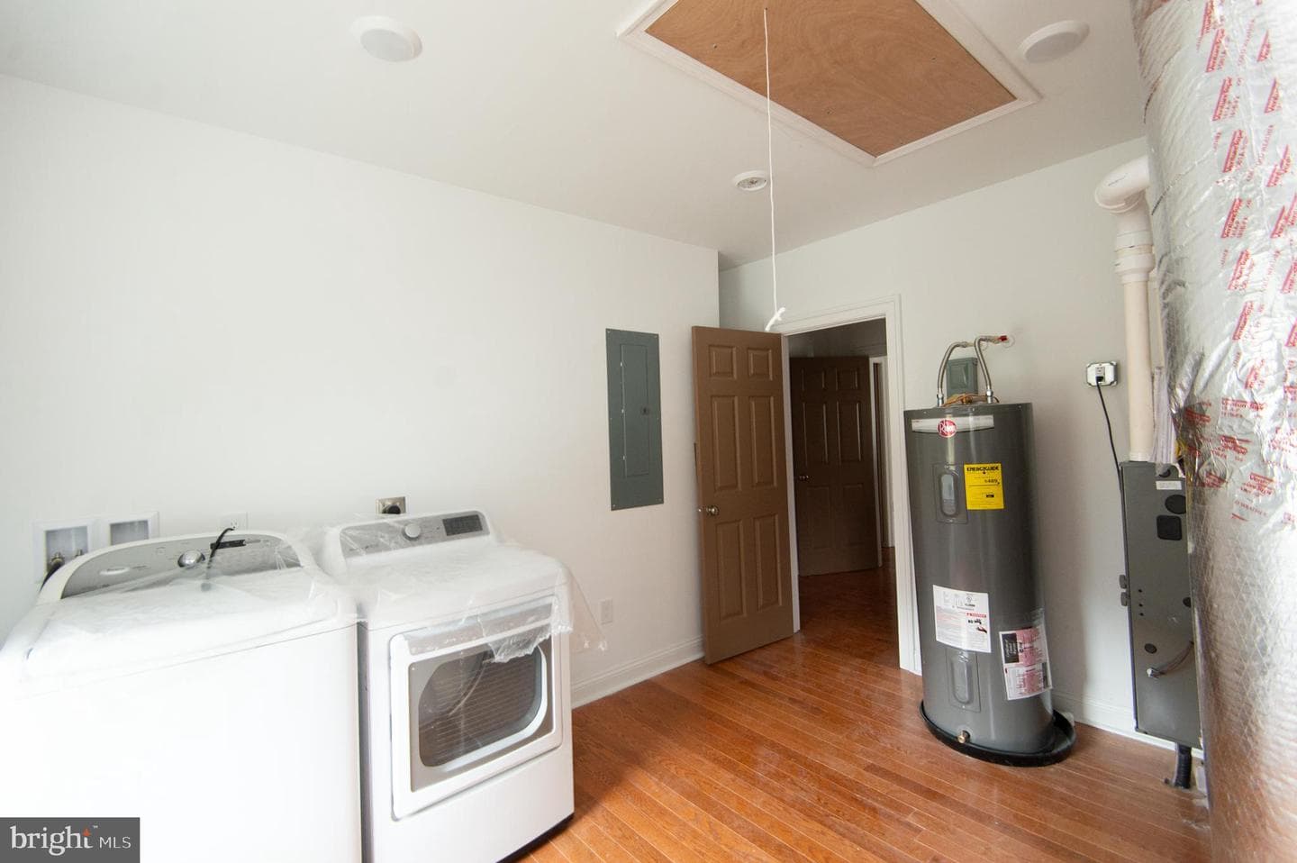 1003 Travers Street photo 32