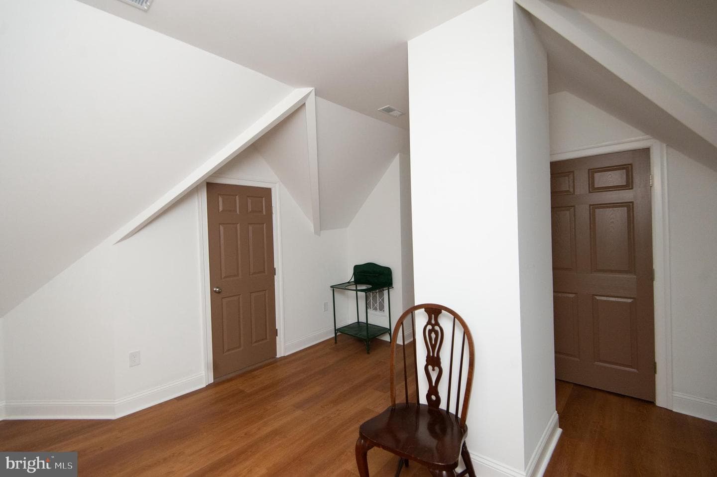 1003 Travers Street photo 57