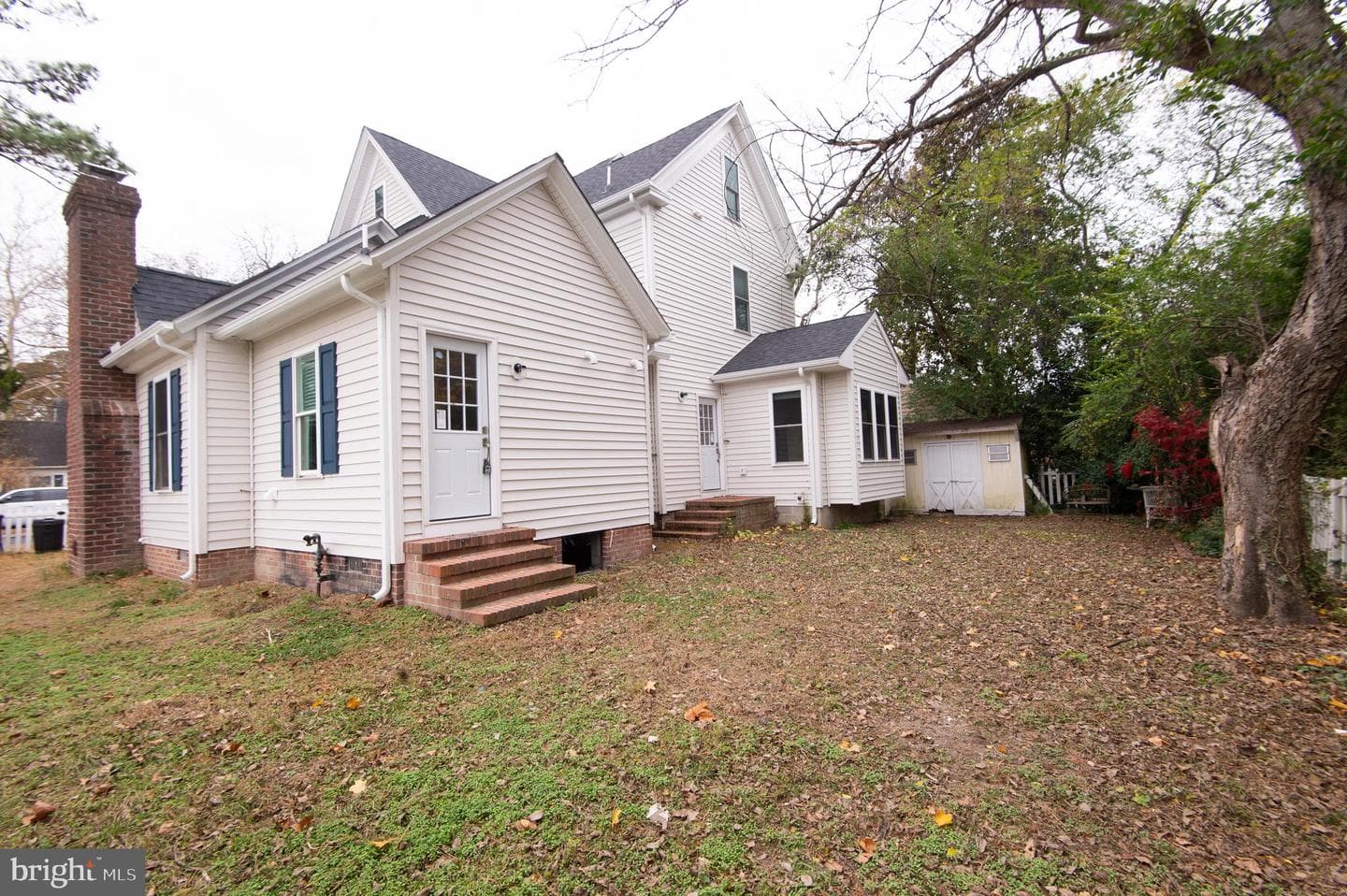 1003 Travers Street photo 6