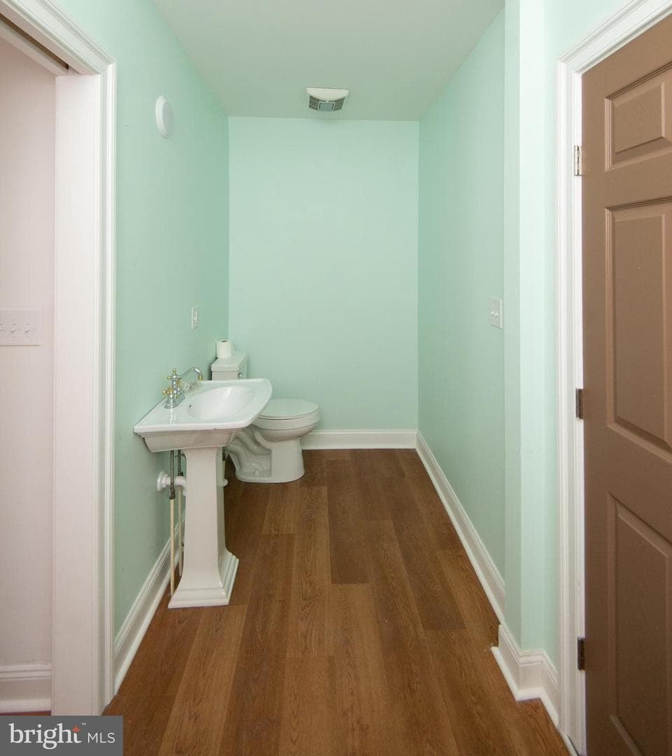 1003 Travers Street photo 65
