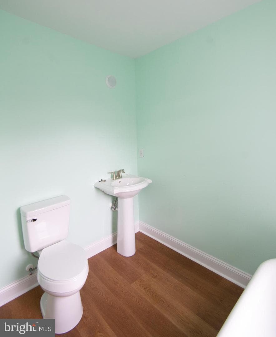1003 Travers Street photo 66