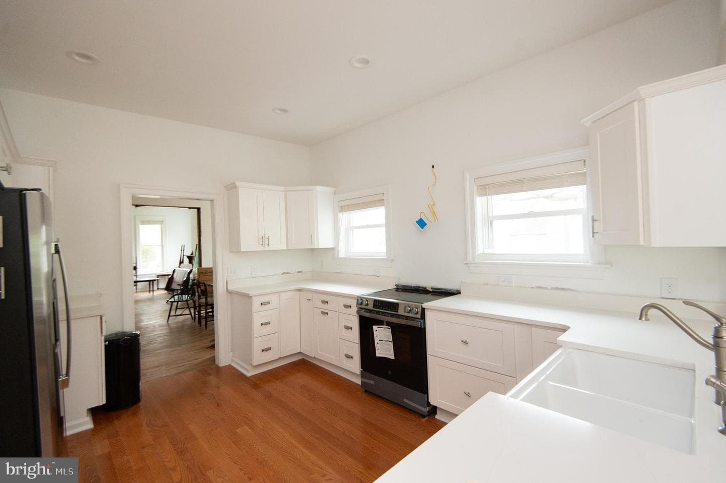 1003 Travers Street photo 8