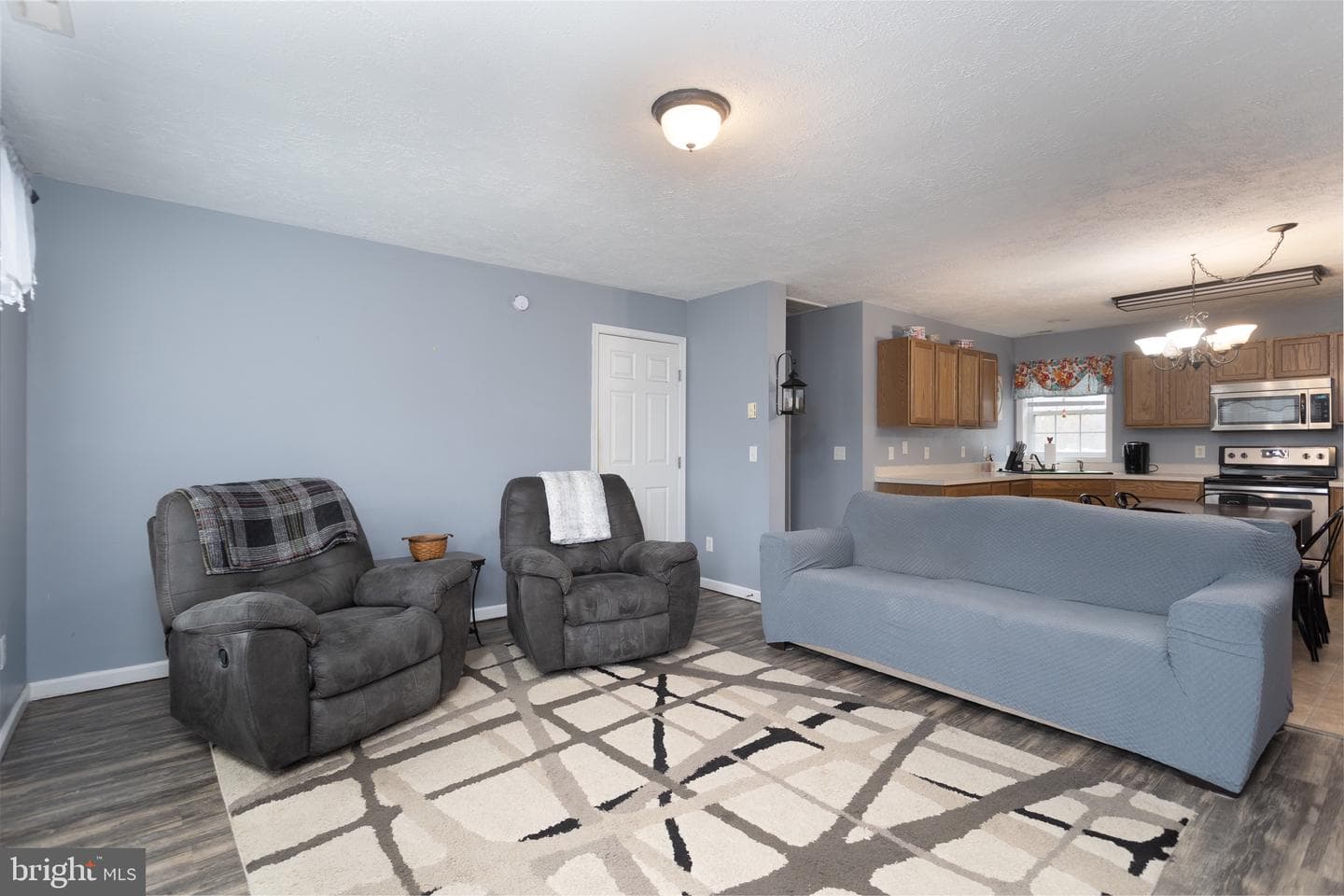 1303 Colonial Avenue photo 2