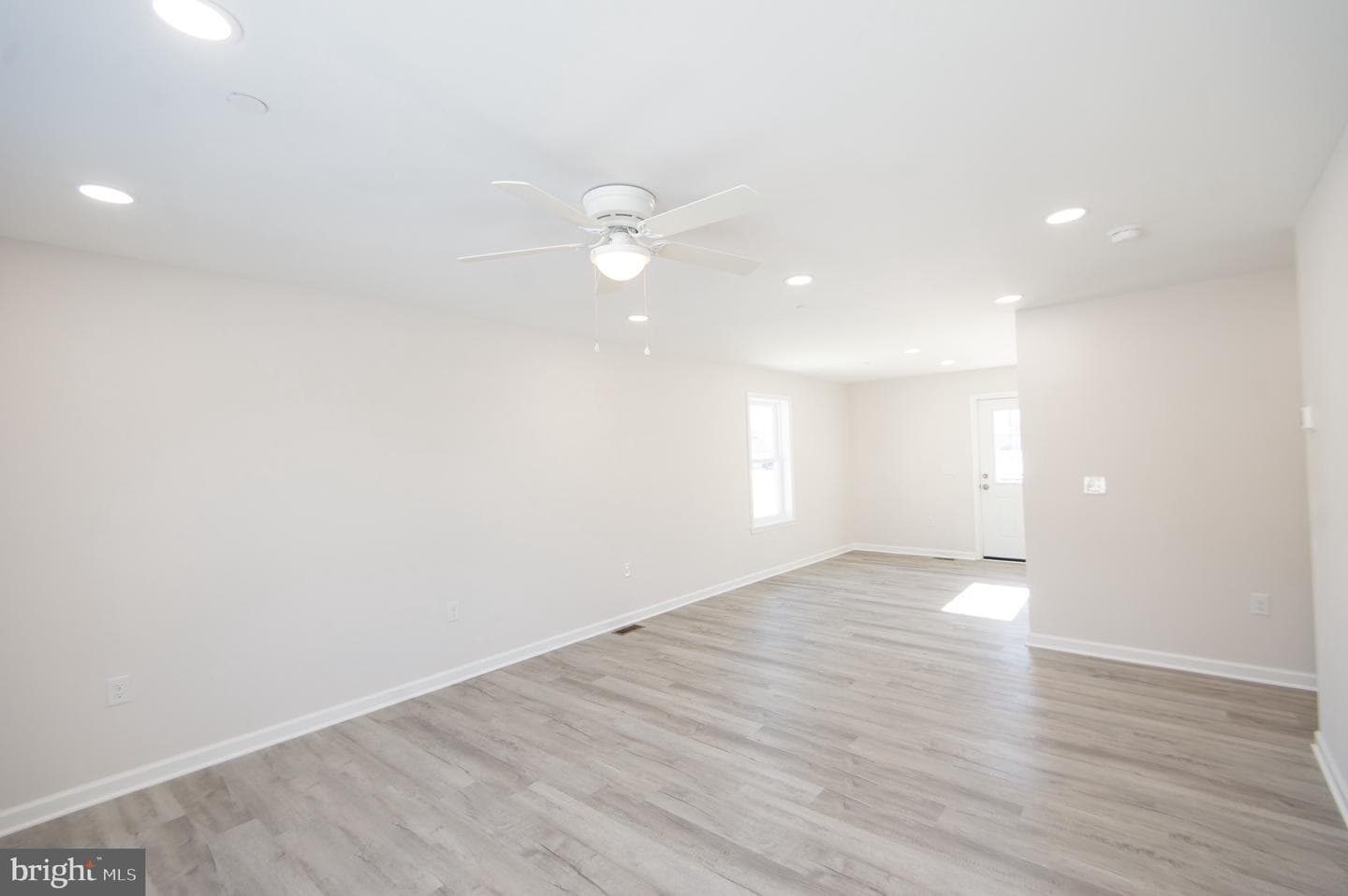 107 Railroad Avenue photo 11
