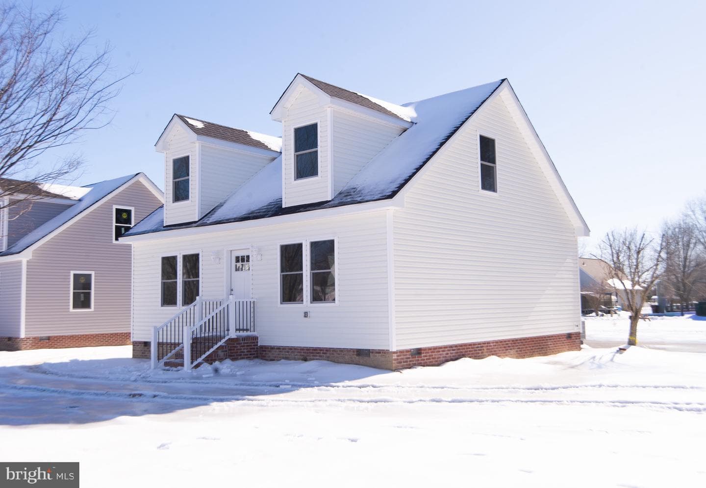 107 Railroad Avenue photo 2
