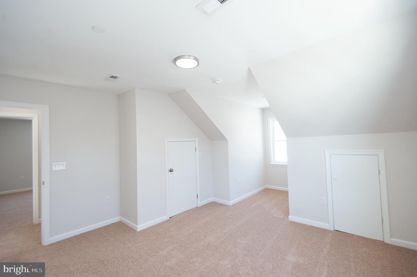 107 Railroad Avenue photo 25